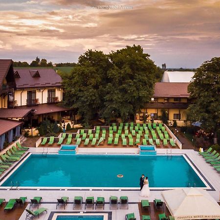 Green Garden Resort Odobesti Extérieur photo