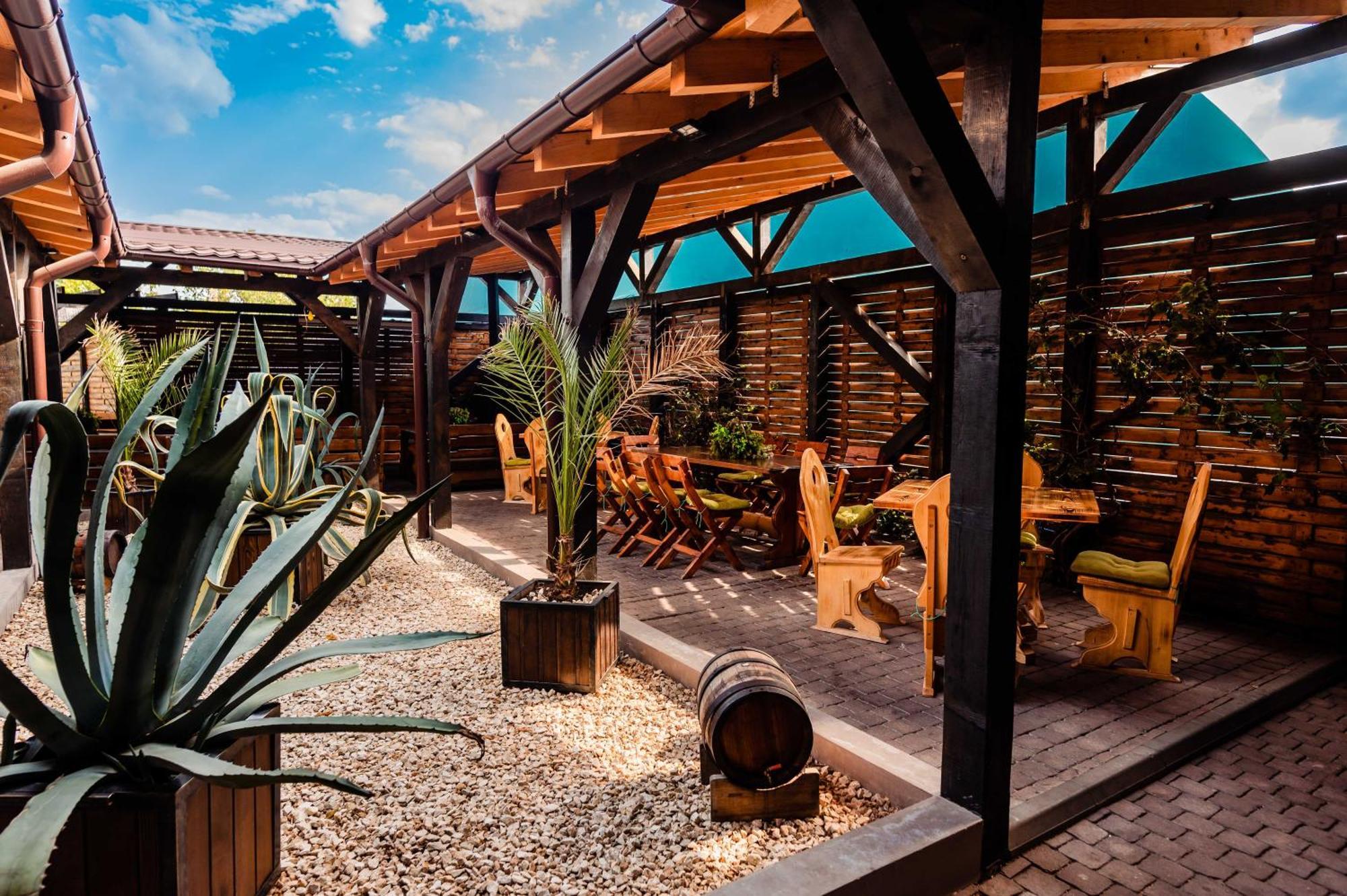 Green Garden Resort Odobesti Extérieur photo