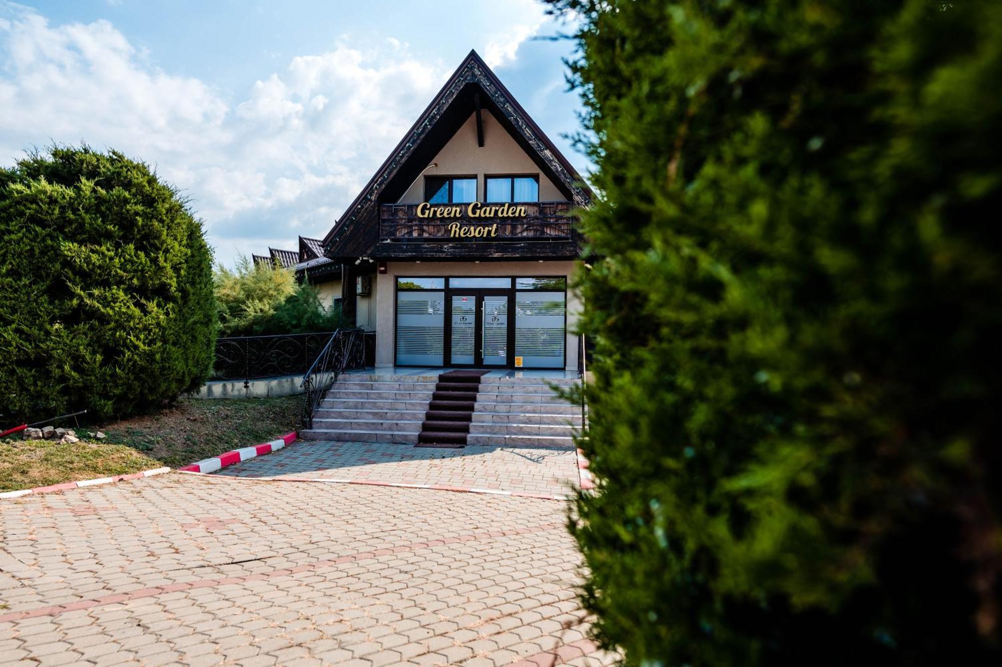 Green Garden Resort Odobesti Extérieur photo