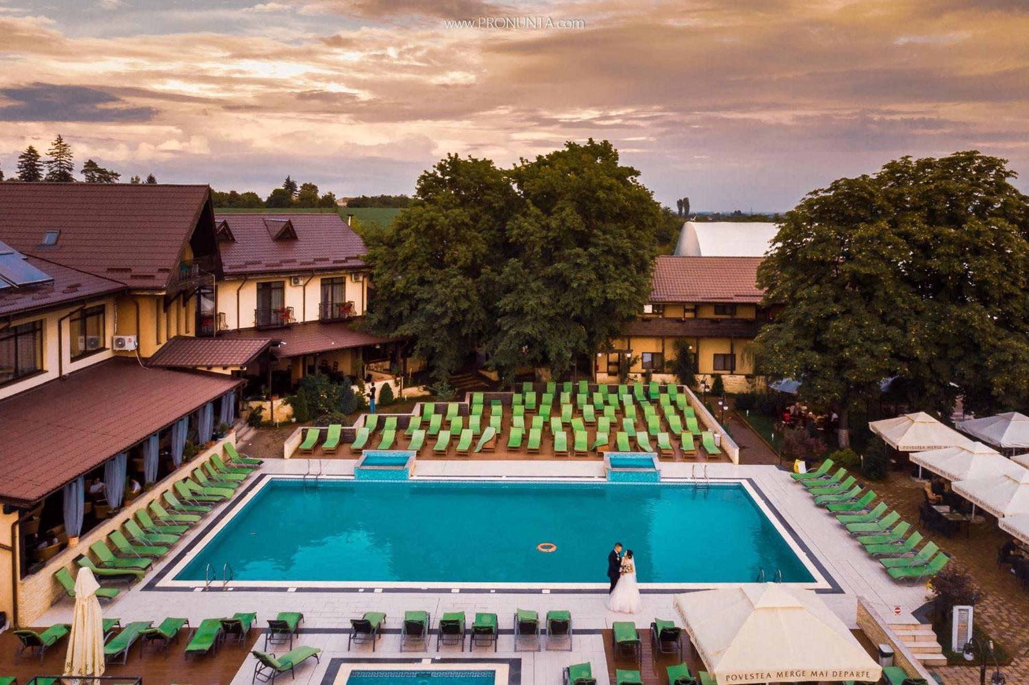 Green Garden Resort Odobesti Extérieur photo