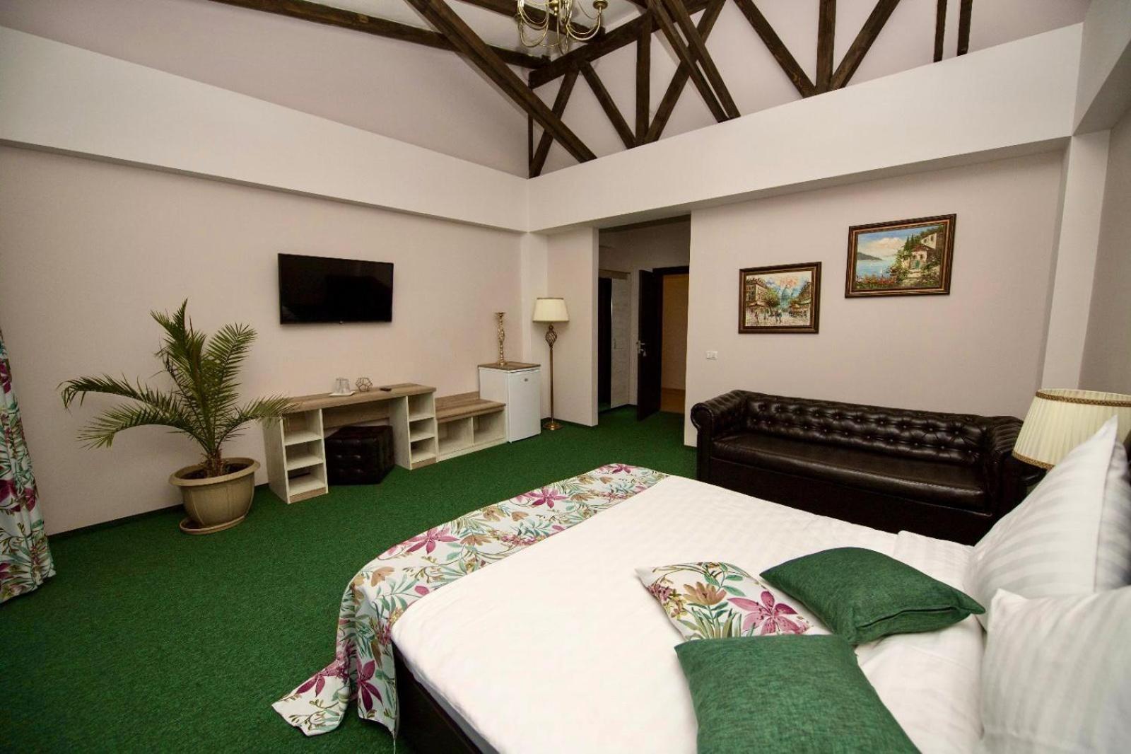 Green Garden Resort Odobesti Extérieur photo